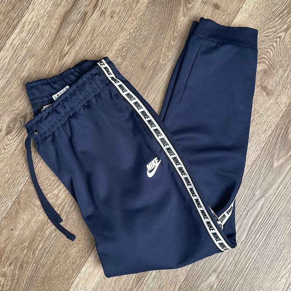 NIKE SWEATS